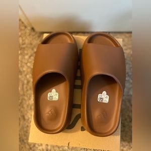 Yeezy Slides Flax Color Size 7